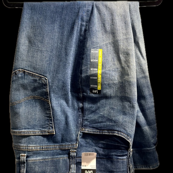 Lee Extreme Motion Straight Leg Tapered Fit Men's Jeans Size 46x28 NWT - Picture 1 of 4